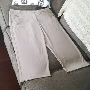 Worthington capri pants light tan neutral pattern